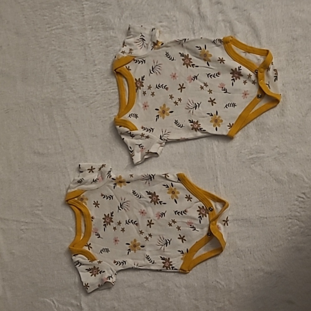 One peice floral shirts for twins